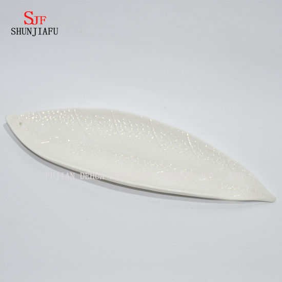 Attractive Leaf Shape Electroplated Ceramic Decoration Plate/Dishes/Dinnerware